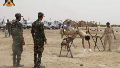 صورة عرض عسكري مهيب في حفل تخرج دفعة من قوات  اللواء 15صاعقة بـ #أبين