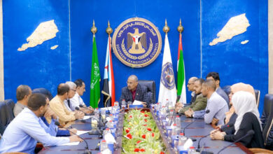 صورة الرئيس الزُبيدي يترأس اجتماعًا مشتركا للجنة الثقافية بالجمعية الوطنية والدائرة الثقافية في الأمانة العامة
