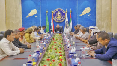 صورة الرئيس #الزُبيدي يلتقي عدداً من الشخصيات والوجهاء والكوادر من آل باكازم بمديرتي #أحور و #المحفد