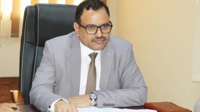 صورة الوزير السقطري يصدر قرارات تتعلق بتنظيم العمل في مؤسسات و مكاتب الوزارة