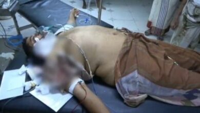صورة إصابة مواطن بجروح خطيرة على يد قناص حوثي جنوبي الحديدة اليمنية