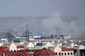 صورة أفغانستان.. قتلى وعشرات الجرحى في انفجارين انتحاريين في محيط مطار #كابل