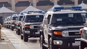 صورة شرطة الرياض تلقي القبض على 7 يمنيين مخالفين لنظام الإقامة