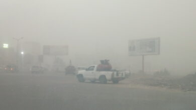 صورة عاصفة رملية تجتاح العاصمة عدن