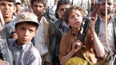 صورة ليندر كينغ: تجنيد ميليشيات الحوثي للأطفال يقويض جهود السلام