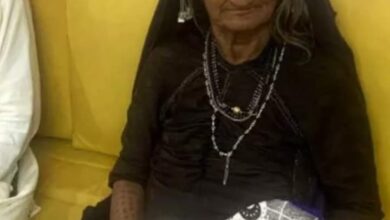 صورة امرأة هندية في الـ 70 من العمر تنجب طفلها الأول