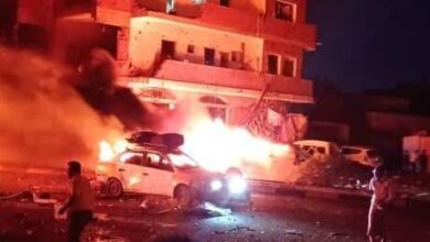 صورة انفجار قرب مطار عدن الدولي