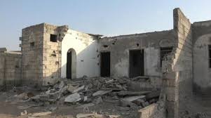 صورة قصف حوثي يتسبب بتدمير عدد من منازل المواطنين في حي منظر جنوب #الحديدة اليمنية