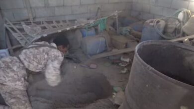 صورة تفكيك شبكات ألغام حوثية داخل منازل المواطنين في حيس (فيديو)