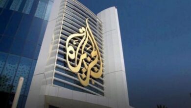 صورة أكاذيب الجزيرة وافتراءاتها.. مطالب عربية بمقاضاة “قناة الإفك”