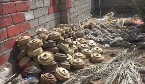 صورة #الحديدة اليمنية.. تفكيك مئات الألغام والعبوات الناسفة الحوثية في حيس والجرّاحي