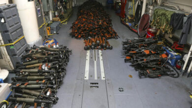 صورة واشنطن تعلن مصادرة شحنتي أسلحة إيرانية كانتا بطريقهما إلى الحوثي
