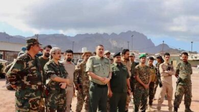 صورة مدير أمن عدن يدشن الدورات التأهيلية والتدريبية لقوات الطوارئ والدعم الأمني أمن العاصمة عدن