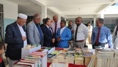 صورة افتتاح معرض الكتاب الأول بكلية الطب في العاصمة عدن