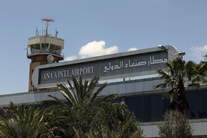 d 50 اليمن خروج مطار صنعا الدولي عن الخدمة بعد استهداف التحالف العربي له
