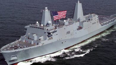 صورة “محمل بمواد متفجرة”.. البحرية الأمريكية تعترض سفينة قادمة من إيران في خليج عمان