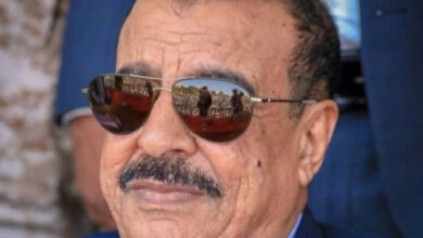 صورة رئيس الجمعية الوطنية يُعزّي السيد عبدالرحمن الجفري في وفاة نجل شقيقه