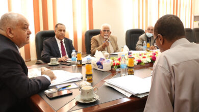 صورة الوزير الوالي يترأس اجتماعا لمجلس إدارة الهيئة العامة للتأمينات والمعاشات بالعاصمة عدن