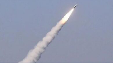 صورة عاجل : اعتداء صاروخي حوثي على عسيلان