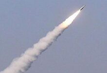 صورة سقوط صاروخ بالستي حوثي في جيزان السعودية.. والتحالف يتوعد مليشيا الحوثي بالرد