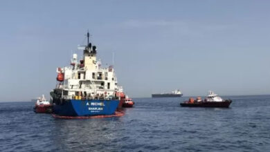 صورة مليشيا الحوثي تختطف سفينة محملة بمعدات المستشفى السعودي بسقطرى