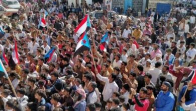 صورة مسيرة حاشدة في لودر تطالب بتحرير مديرية مكيراس من مليشيا الحوثي