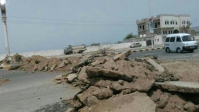 صورة مليشيات الحوثي تغلق الطرق الرئيسية وتضاعف معاناة اليمنيين
