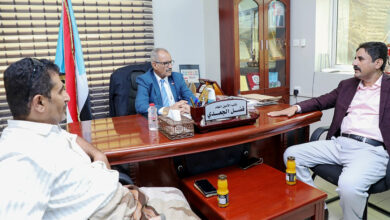 صورة نائب الأمين العام يناقش مع رئيس تنفيذية شبوة الأوضاع في المحافظة بعد تحرير مديريات بيحان من ميليشيا الحوثي