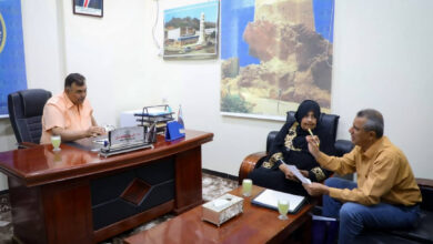 صورة لجنة حماية وتوثيق المعالم التاريخية والتراثية بالجمعية الوطنية تستعرض نتائج زيارتها إلى صهاريج عدن