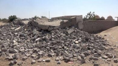صورة استمرارا لنهجها التدميري.. مليشيا الحوثي تفجر مدرسة جنوب الحديدة اليمنية
