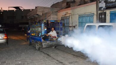 صورة حملة رش ضبابي لمكافحة الحشرات الناقلة للأمراض و الأوبئة في مديرية صيرة بالعاصمة عدن