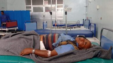 صورة إصابة مواطن برصاص قناص حوثي شمال الضالع