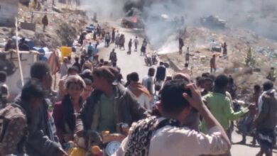 صورة اندلاع حريق هائل في سوق سوداء للمشتقات النفطية بتعز اليمنية
