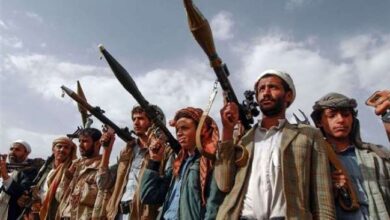 صورة بدواعي إنسانية… هكذا ينمي الحوثيون بقاؤهم الإرهابي في اليمن