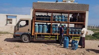 صورة “خليفة الإنسانية” تدفع بإمدادات جديدة من الغاز المنزلي لمناطق سقطرى