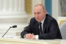 صورة الرئيس الروسي يكشف عن سبب وضع القوات النووية في حالة تأهب