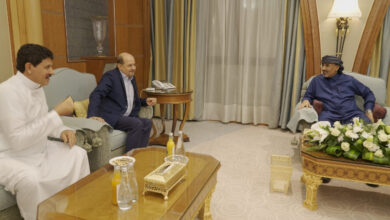 صورة الرئيس الزُبيدي يستقبل سفير اليمن لدى المملكة العربية السعودية