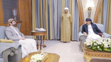 صورة الرئيس الزُبيدي يطلع على مستجدات مستجدات الأوضاع السياسية والعسكرية في محافظة صنعاء