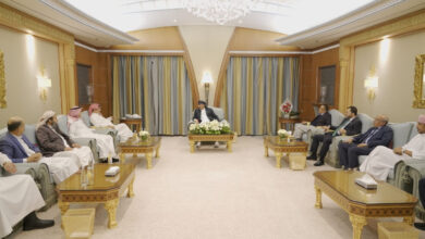 صورة الرئيس الزُبيدي يستقبل وفدا من تحالف أمراء الجنوب العربي