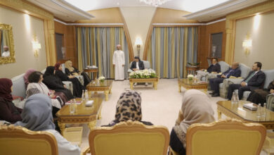صورة الرئيس الزُبيدي يستقبل عددا من القيادات النسوية في الداخل والخارج