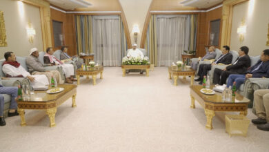 صورة الرئيس الزُبيدي يستقبل قيادات الحزب الاشتراكي اليمني