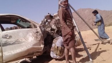 صورة إصابة مدنيين اثنين بانفجار لغم زرعته مليشيات الحوثي في المخا