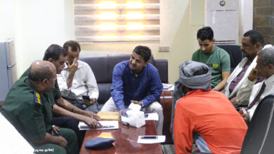 صورة مدير عام الشيخ عثمان يوجه بالتحقيق مع كافة الجهات المختصة لمحاسبة المتسبب بطفح المجاري في الممدارة