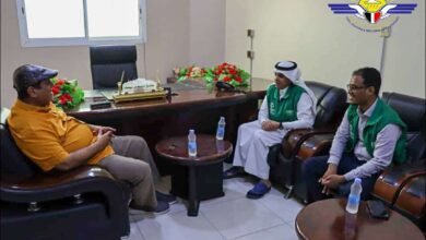 صورة رئيس هيئة الطيران والأرصاد الجوي يلتقي مدير مكتب البرنامج السعودي في العاصمة عدن