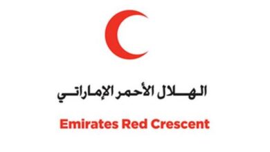 صورة الهلال الأحمر الإماراتي يدشن توزيع كسوة العيد في شبوة