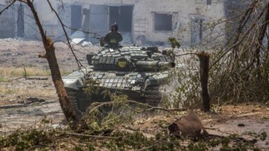 صورة القوات الأوكرانية تنسحب من مدينة سيفيرودونيتسك الاستراتيجية