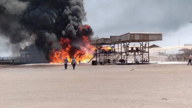 صورة اندلاع حريق بمساكب شركة النفط في ميناء الزيت