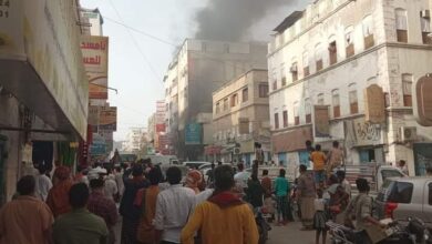 صورة إندلاع حريق بمستوصف المدينة الطبي في منطقة الشرج بالمكلا