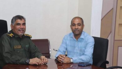 صورة مدير عام أمن وشرطة ساحل حضرموت يعقد لقاءاً تشاورياً مع رئيس نيابة استئناف حضرموت