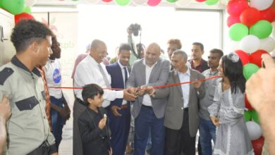 صورة افتتاح أحد المشاريع الإستثمارية التجارية في العاصمة عدن